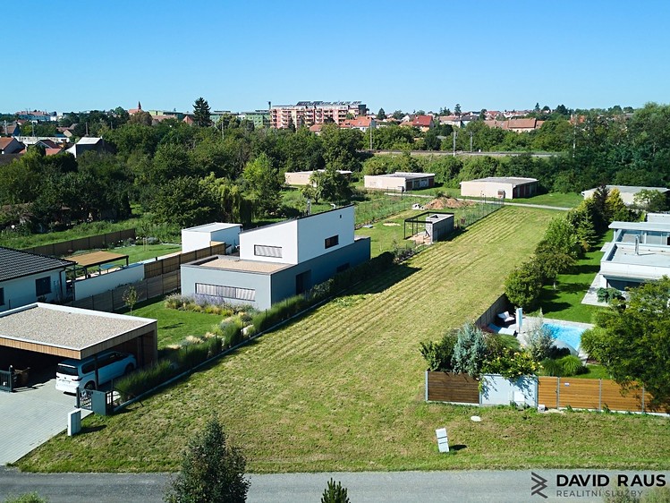 Prodej stavebního pozemku 724 m² - foto 5