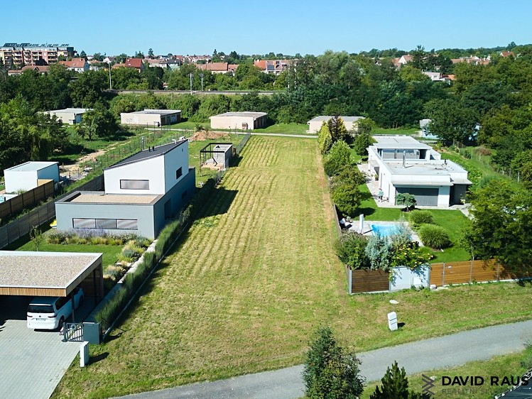 Prodej stavebního pozemku 724 m² - foto 6