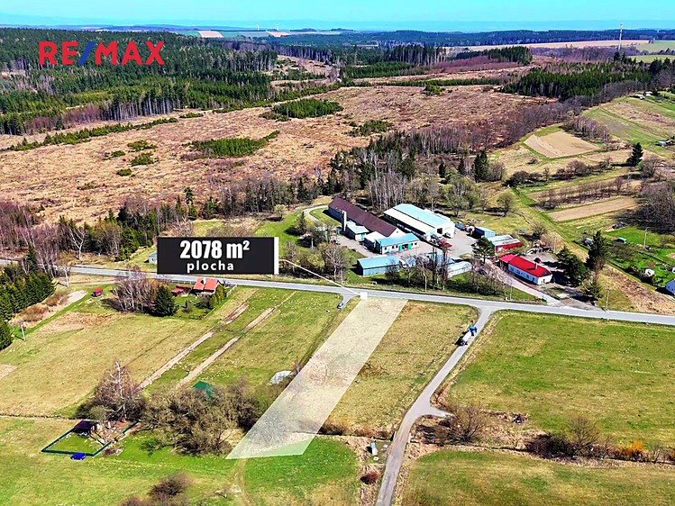 Prodej stavebního pozemku 2 078 m² - foto 1