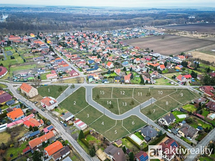 Prodej stavebního pozemku 1 281 m² - foto 1
