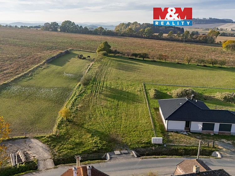 Prodej stavebního pozemku 1 388 m² - foto 1