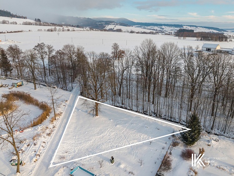Prodej stavebního pozemku 1 108 m² - foto 1