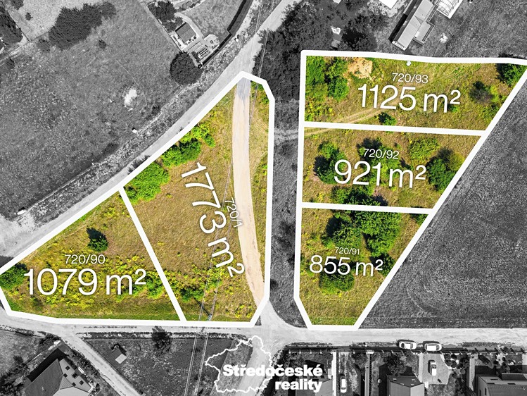 Prodej stavebního pozemku 921 m² - foto 2