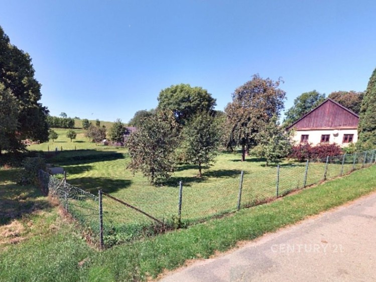 Prodej stavebního pozemku 1 300 m² - foto 2