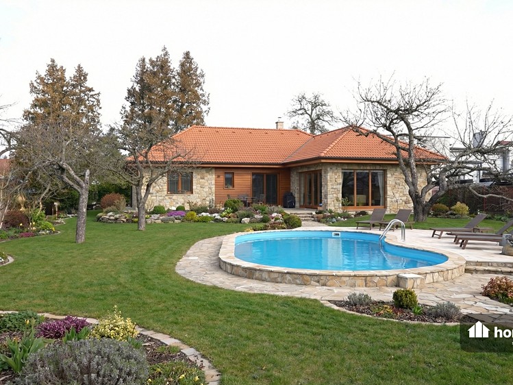 Prodej  stavebního pozemku 592 m² - foto 3