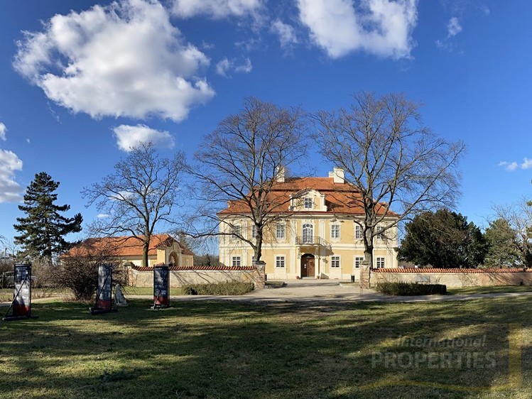 Prodej stavebního pozemku 822 m² - foto 4