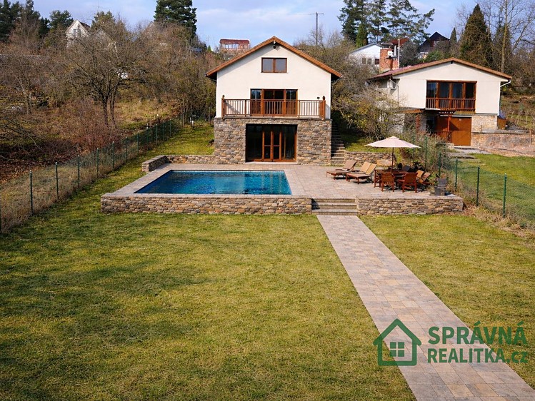 Prodej stavebního pozemku 731 m² - foto 2