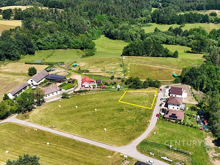 Prodej stavebního pozemku 1 022 m² - foto 1