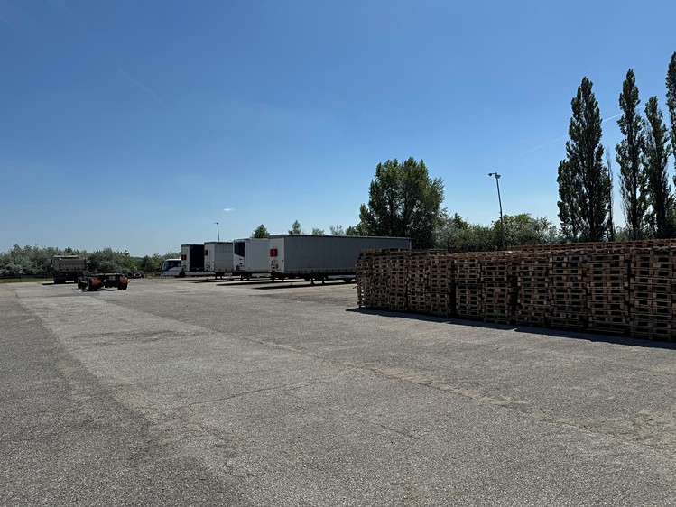 Pronájem  komerčního pozemku 700 m² - foto 6