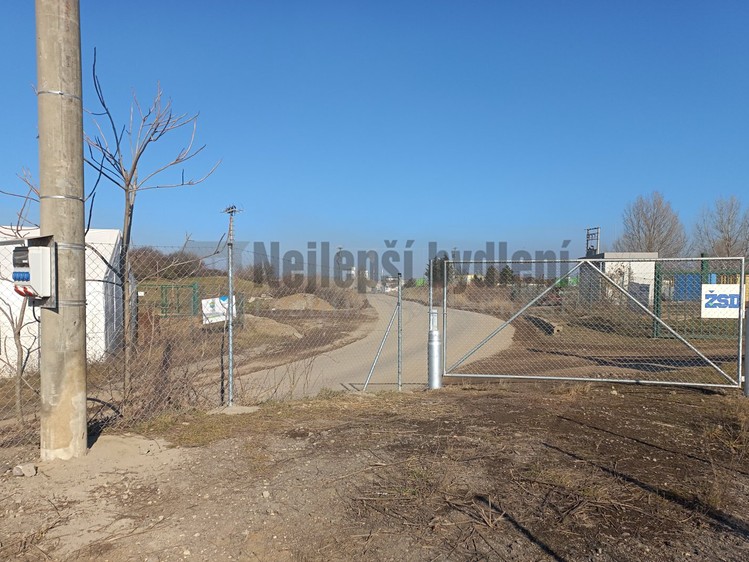 Pronájem komerčního pozemku 800 m² - foto 2