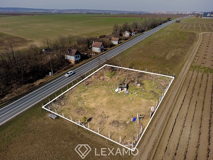 Pronájem zahrady 1 217 m² - foto 1