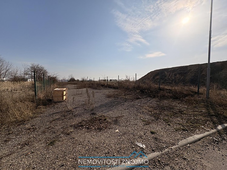 Pronájem komerčního pozemku 370 m² - foto 6