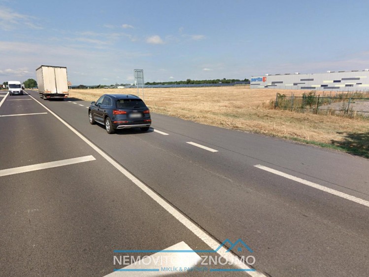 Pronájem komerčního pozemku 370 m² - foto 7