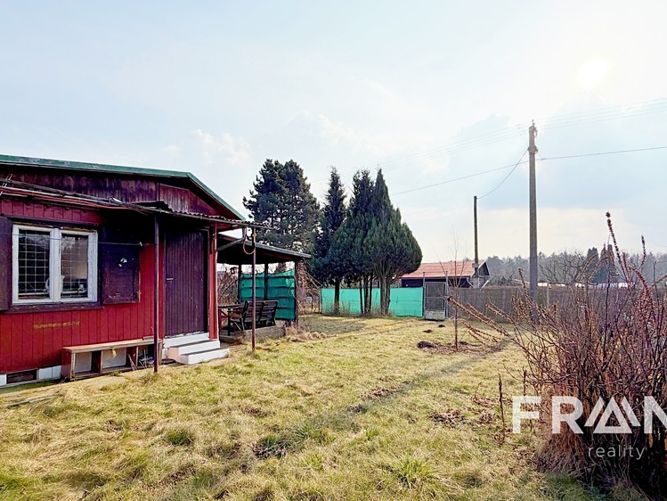 Pronájem zahrady 220 m² - foto 1