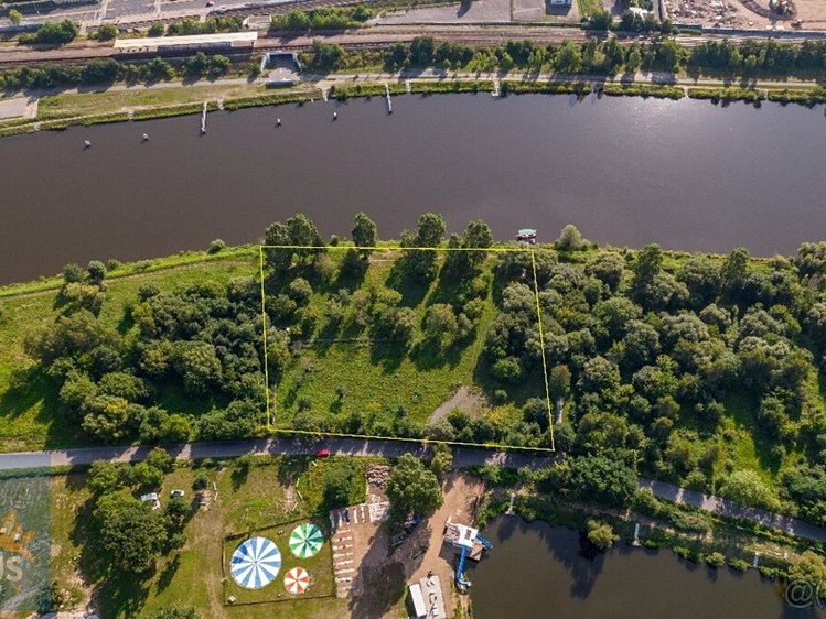 Pronájem komerčního pozemku 200 m² - foto 1