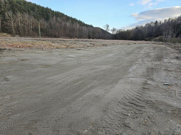 Pronájem komerčního pozemku 1 000 m² - foto 4