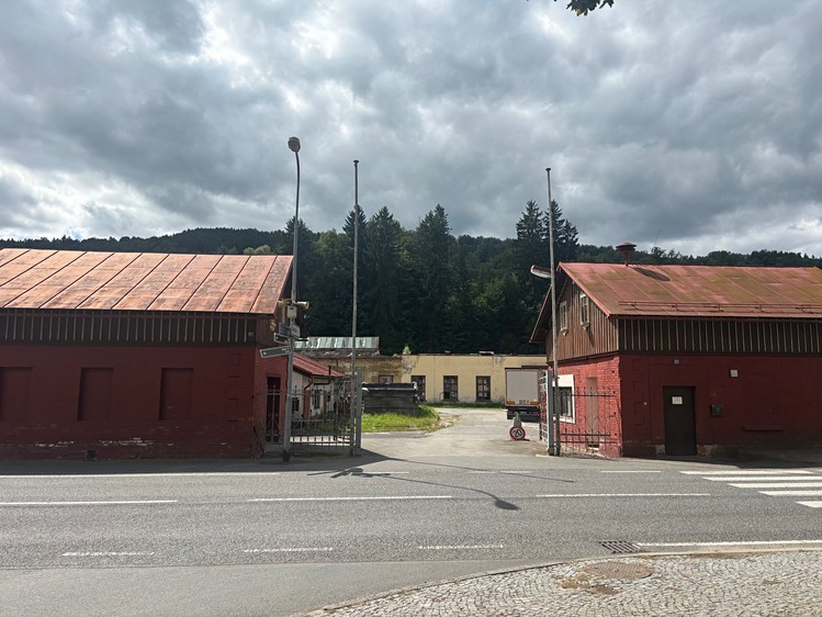 Pronájem komerčního pozemku 1 300 m² - foto 3