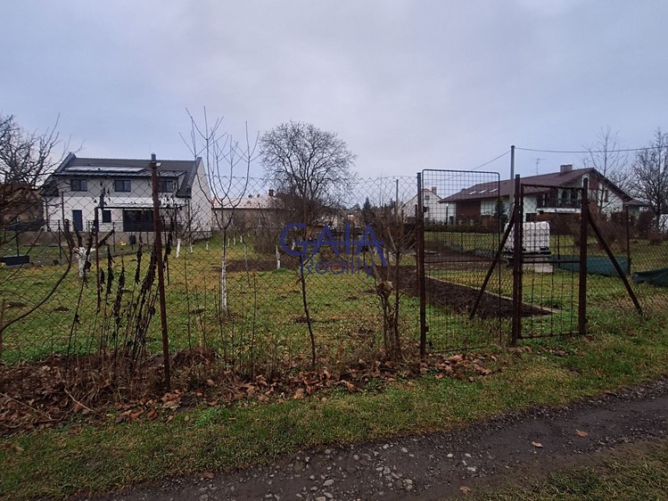 Pronájem zahrady 345 m² - foto 2