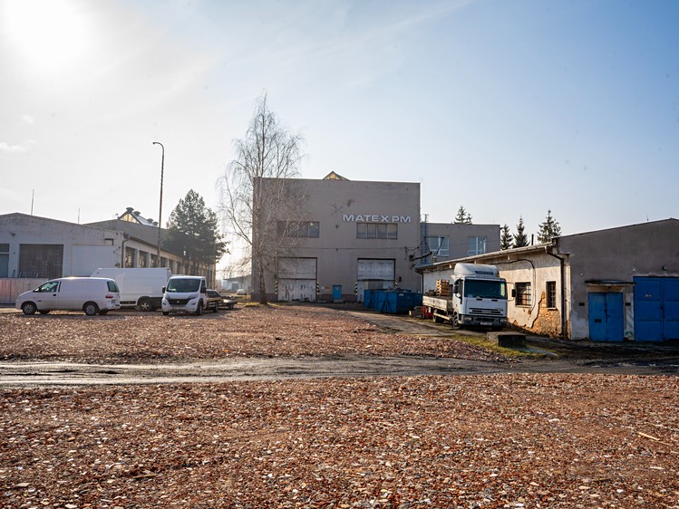 Pronájem komerčního pozemku 1 000 m² - foto 4