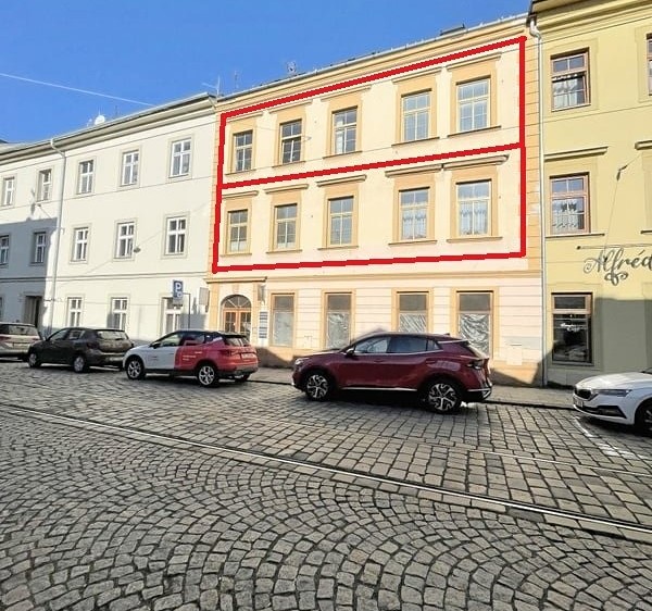 Prodej obchodního prostoru 303 m² - foto 1