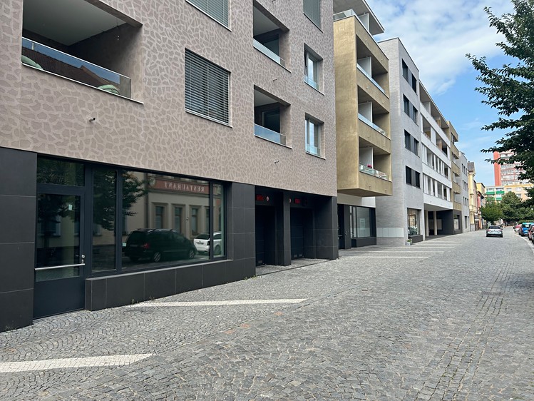 Prodej obchodního prostoru 92 m² - foto 2