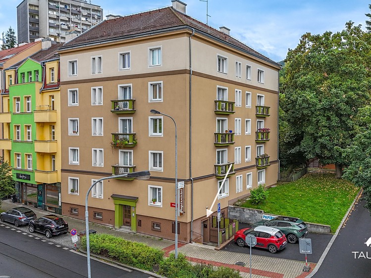 Prodej obchodního prostoru 147 m² - foto 1