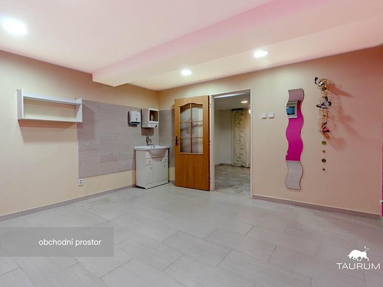 Prodej obchodního prostoru 147 m² - foto 5