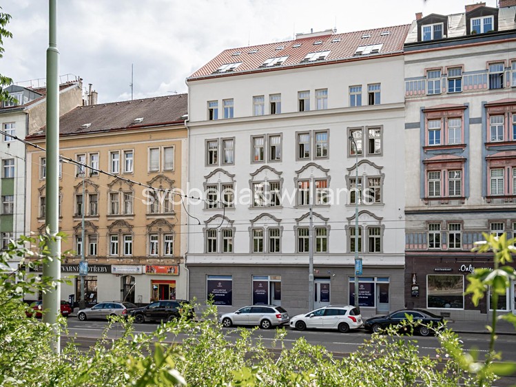 Prodej obchodního prostoru 84 m² - foto 1