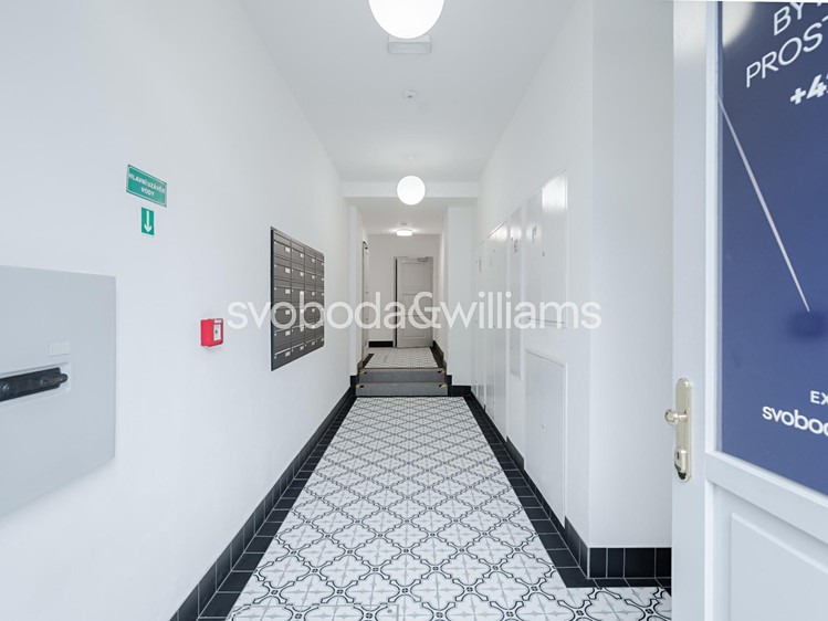 Prodej obchodního prostoru 84 m² - foto 2
