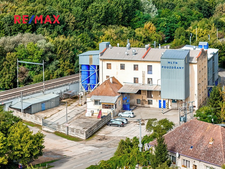 Prodej výrobní haly, prostoru 4 050 m² - foto 1