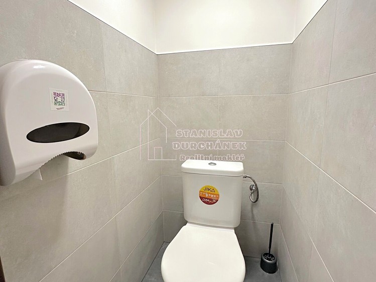 Pronájem kanceláře 24 m² - foto 8