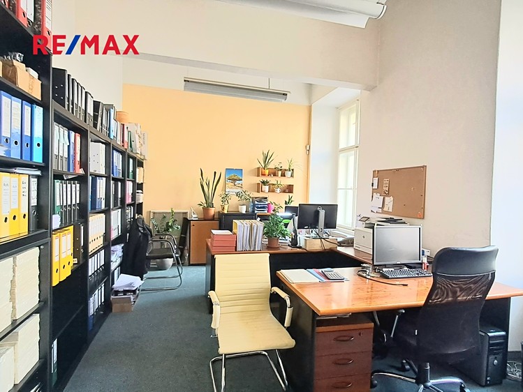 Pronájem kanceláře 69 m² - foto 6