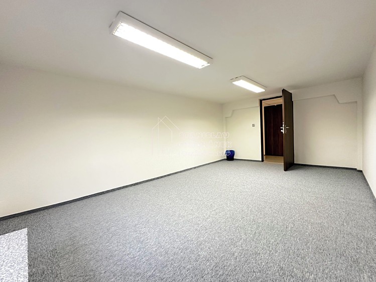 Pronájem kanceláře 19 m² - foto 5