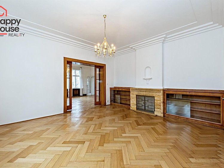 Pronájem kanceláře 246 m² - foto 1