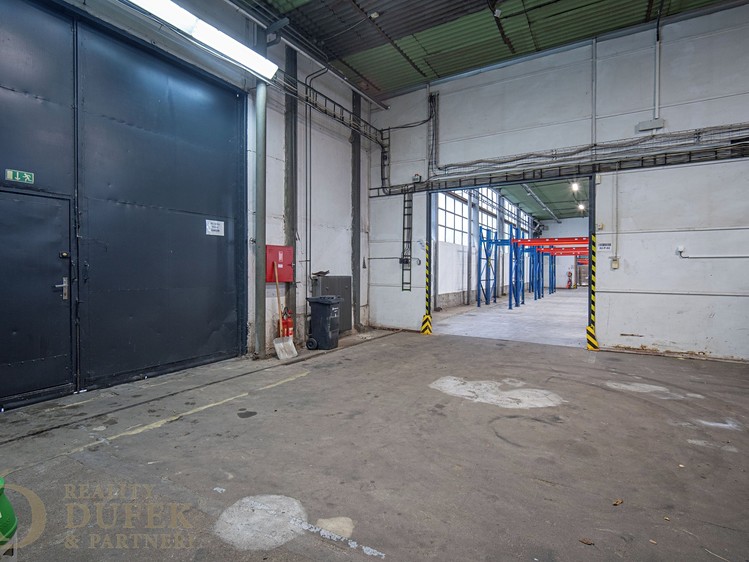 Pronájem skladového prostoru 1 398 m² - foto 8
