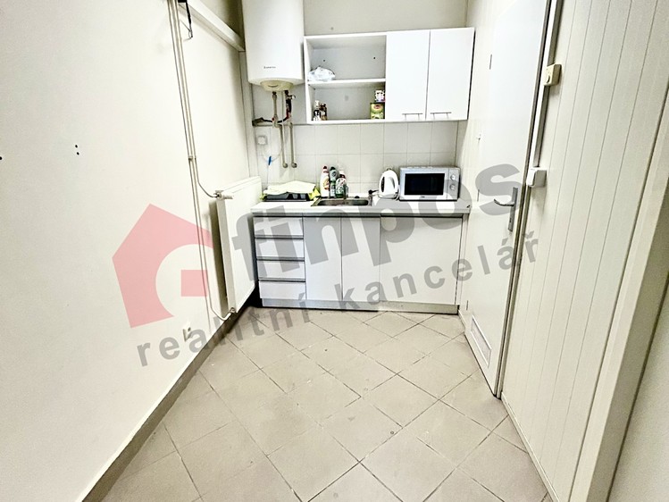 Pronájem kanceláře 21 m² - foto 4