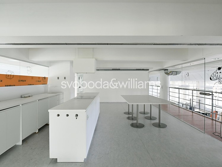 Pronájem kanceláře 985 m² - foto 3