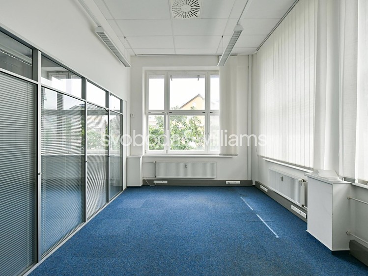 Pronájem kanceláře 985 m² - foto 4