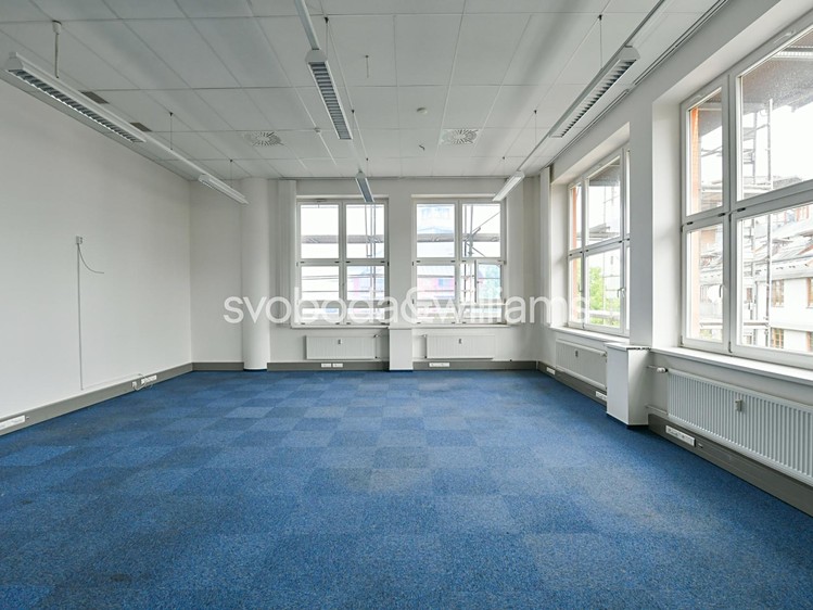Pronájem kanceláře 985 m² - foto 7