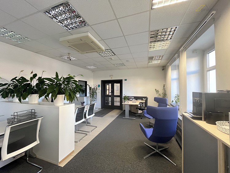 Pronájem kanceláře 100 m² - foto 8