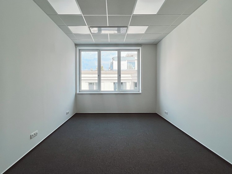 Pronájem kanceláře 500 m² - foto 8
