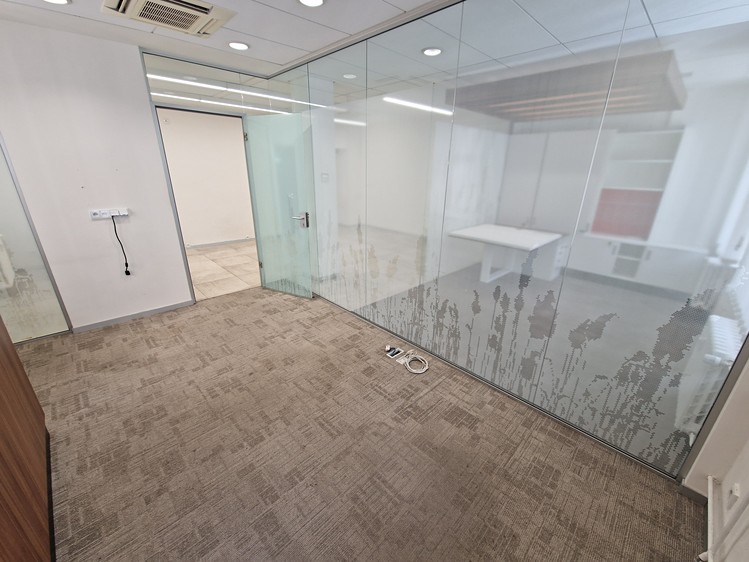 Pronájem kanceláře 153 m² - foto 8