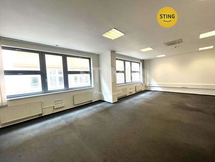 Pronájem kanceláře 244 m² - foto 1