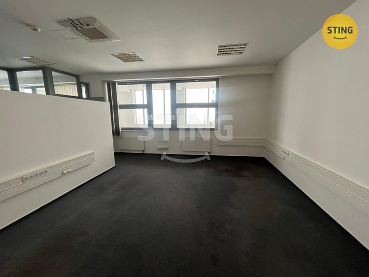 Pronájem kanceláře 244 m² - foto 5