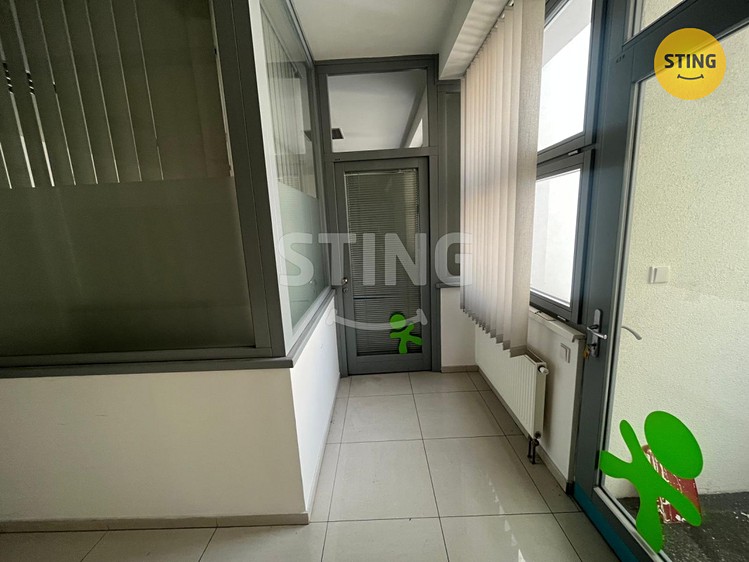 Pronájem kanceláře 244 m² - foto 7