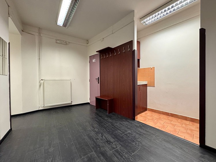 Pronájem kanceláře 20 m² - foto 3
