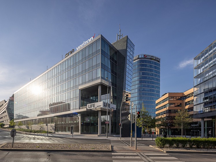 Pronájem kanceláře 1 000 m² - foto 1