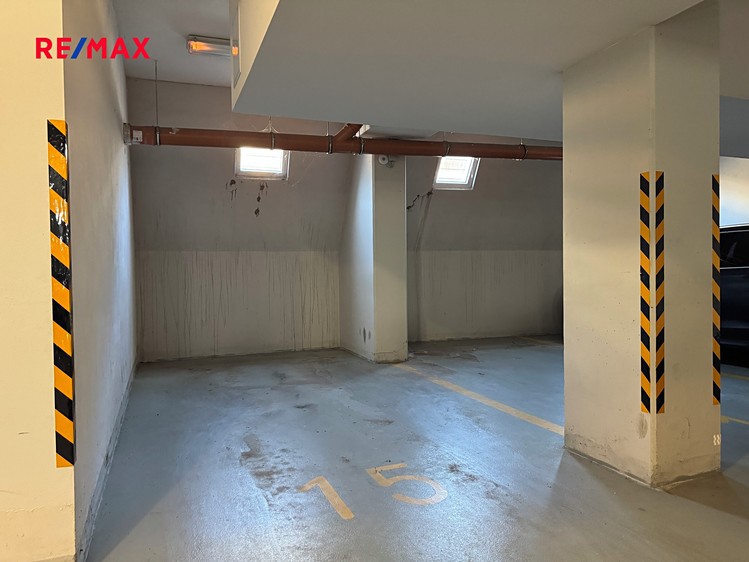 Prodej garážového stání 12 m² - foto 2