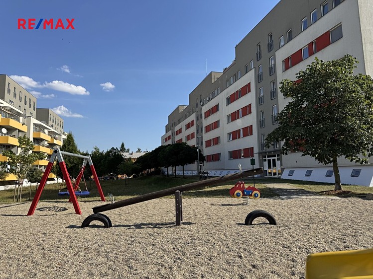 Prodej garážového stání 12 m² - foto 4
