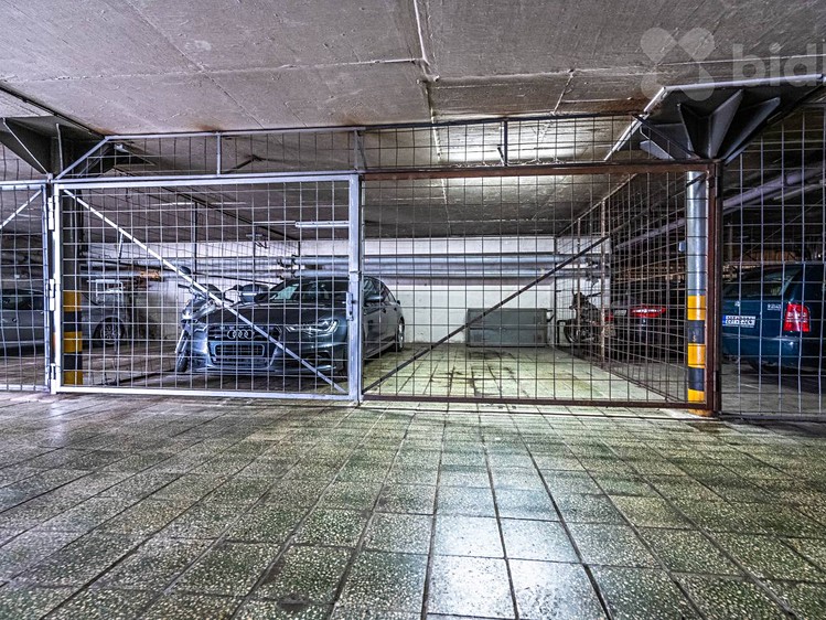 Prodej garážového stání 17 m² - foto 2